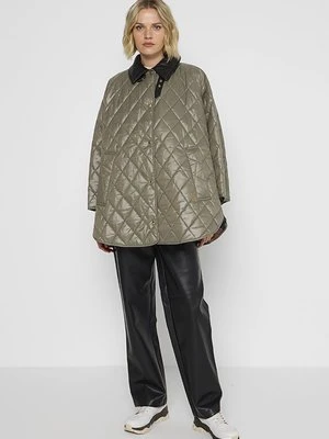 Ponczo Barbour
