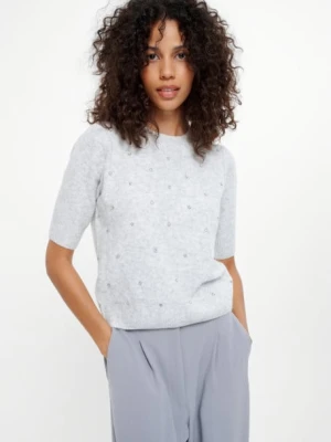 Popielaty sweter z biżuteryjna aplikacją Greenpoint