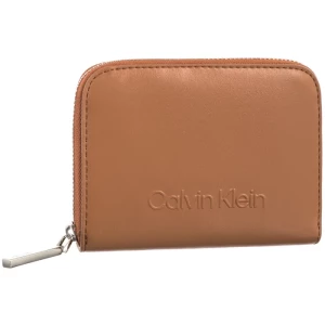 Zdjęcie produktu Portfel Embossed Logo Zip MD Wallet Lion K60K612437 GDB (CK563-a) Calvin Klein