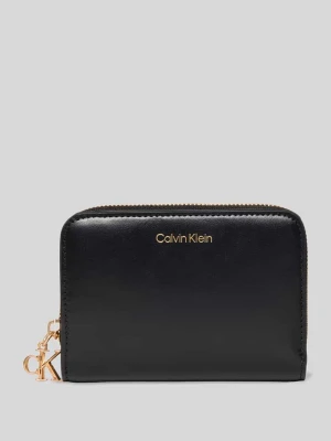 Portfel z naturalnej skóry bydlęcej Calvin Klein Czarny