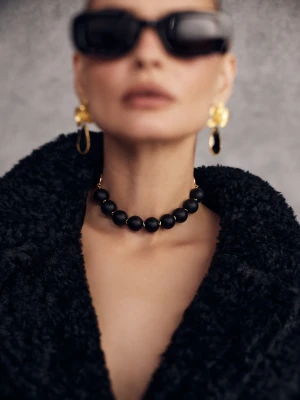 Pozłacany naszyjnik z onyksów i hematytów na tasiemce TARANKO