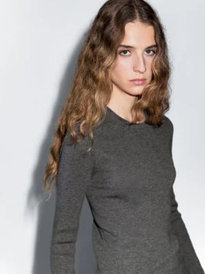 Prążkowany Sweter Z Dzianiny Z Mieszanki Wełny - Szary Średni - - Massimo Dutti - Kobieta