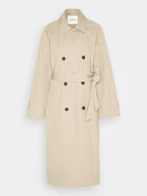Prochowiec Monki