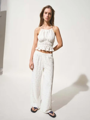 Proste spodnie z haftowanymi detalami złamana biel - Dziewczyna - - MANGO TEEN