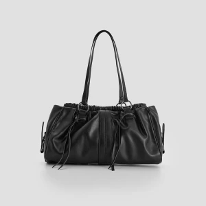 Prostokątna torebka z marszczeniami czarna House