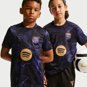Przedmeczowa koszulka piłkarska dla dużych dzieci Kobe Dri-FIT FC Barcelona (wersja wyjazdowa) - Fiolet Nike