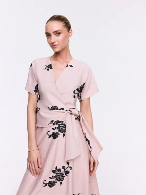 Pudroworóżowa bluzka w kwiatowy wzór TARANKO