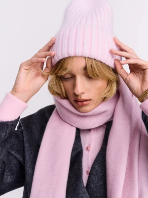 Pudroworóżowa czapka ze ściągaczem z dzianiny z angorą TARANKO
