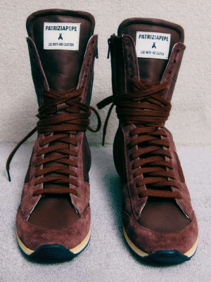 Racing SKIN '93 Sneakers Patrizia Pepe brązowy