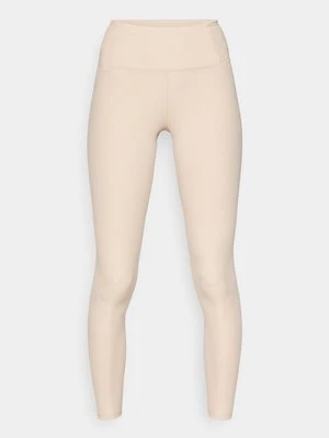 Rajstopy Girlfriend Collective