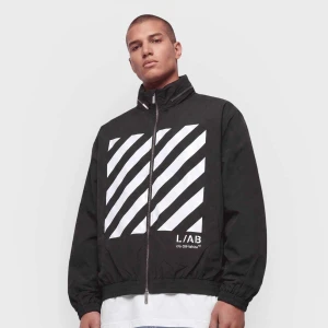 Reflective Diagonal Windbreaker Jacket Off White czarny