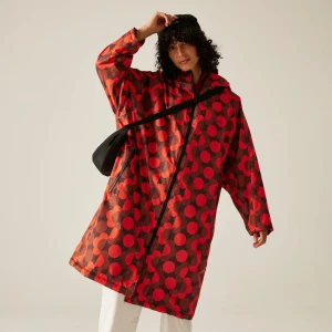 Regatta Orla Kiely Płaszcz do przebierania damski wodoodporny Changing Robe Czerwony