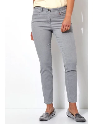 Relaxed by TONI Dżinsy - Slim fit - w kolorze szarym rozmiar: W25