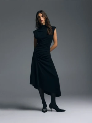 Reserved - Asymetryczna sukienka midi - czarny