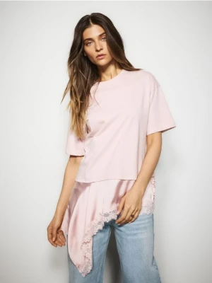Reserved - Asymetryczny t-shirt - pastelowy róż