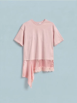 Reserved - Asymetryczny t-shirt - pastelowy róż
