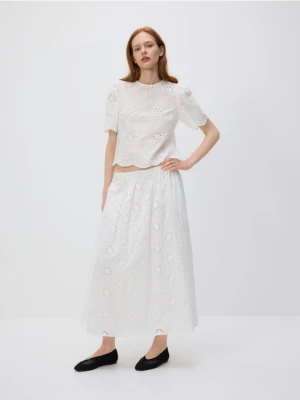 Reserved - Ażurowa bluzka z bufkami - biały