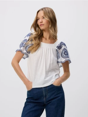 Reserved - Ażurowa bluzka z modalem - biały