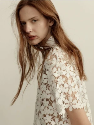 Reserved - Ażurowa koszula - biały