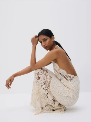 Reserved - Ażurowa sukienka maxi - złamana biel