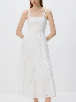 Reserved - Ażurowa sukienka midi - biały