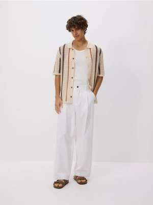 Reserved - Ażurowy sweter w paski - beżowy