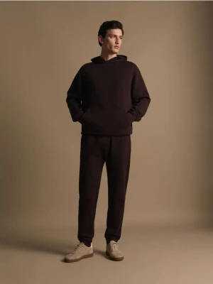 Reserved - Bawełniana bluza z kapturem - ciemnobrązowy