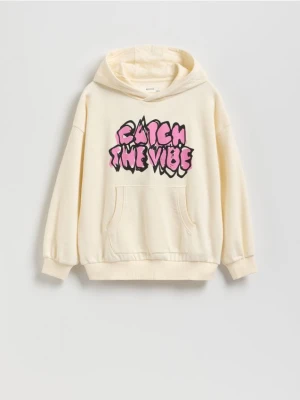 Reserved - Bawełniana bluza z kapturem - złamana biel