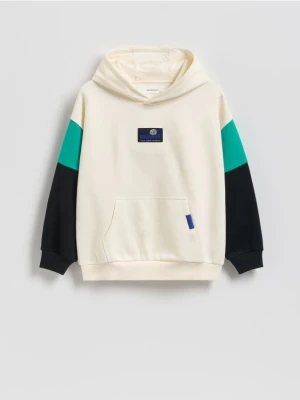 Reserved - Bawełniana bluza z kapturem - złamana biel