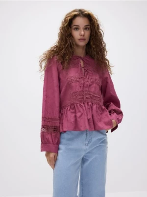 Reserved - Bawełniana bluzka z ozdobnym haftem - jasnofioletowy