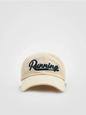 Reserved - Bawełniana czapka z daszkiem - złamana biel