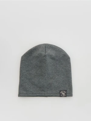 Reserved - Bawełniana czapka z naszywką - ciemnoszary