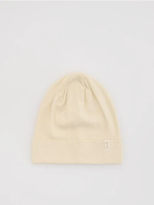 Reserved - Bawełniana czapka - złamana biel