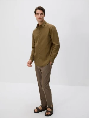 Reserved - Bawełniana koszula regular fit - ciemnozielony