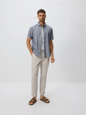 Reserved - Bawełniana koszula regular fit - granatowy