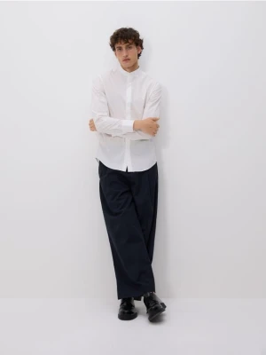 Reserved - Bawełniana koszula slim fit - biały