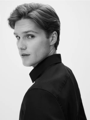 Reserved - Bawełniana koszula slim fit - czarny