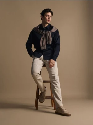 Reserved - Bawełniana koszula slim fit - granatowy