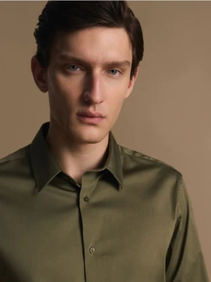 Reserved - Bawełniana koszula slim fit - oliwkowy