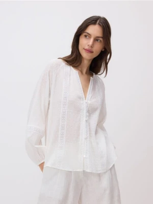 Reserved - Bawełniana koszula z haftowaniem - biały