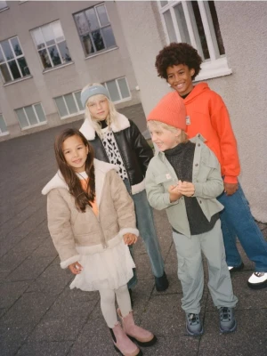 Reserved - Bawełniana koszula z kieszeniami - morski