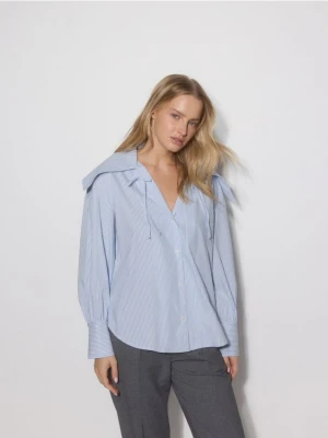 Reserved - Bawełniana koszula z szerokim kołnierzem - wielobarwny