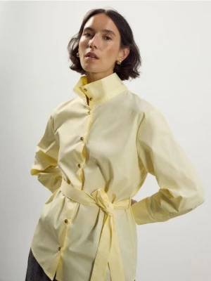 Reserved - Bawełniana koszula z wiązaniem - jasnożółty