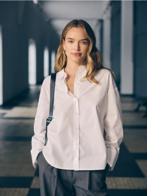 Reserved - Bawełniana koszula - złamana biel