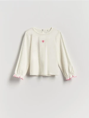 Reserved - Bawełniana koszulka z haftem - złamana biel