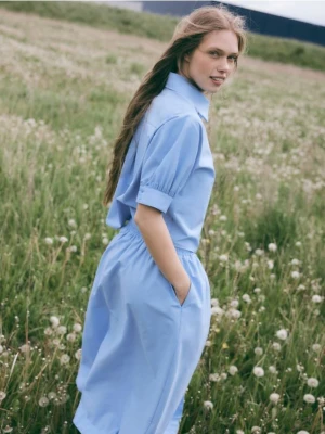 Reserved - Bawełniana spódnica midi - niebieski