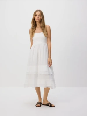 Reserved - Bawełniana sukienka na ramiączkach - biały