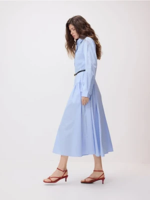 Reserved - Bawełniana szmizjerka z paskiem - jasnoniebieski