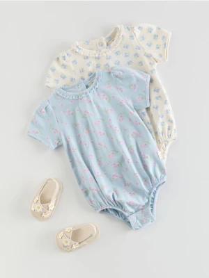 Reserved - Bawełniane body w kwiaty - jasnoniebieski