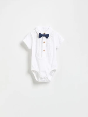 Reserved - Bawełniane body z muszką - biały